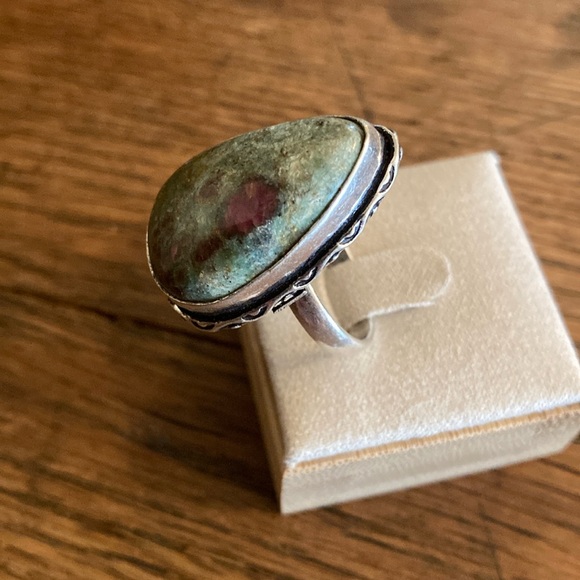 Ruby Fuchsite Natural Gemstone Ring NWOT - Picture 3 of 7